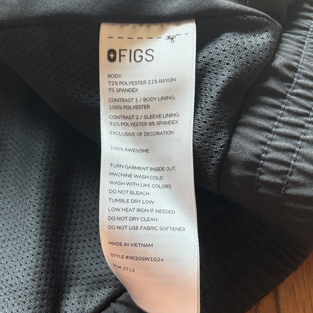 Figs Sydney Performance Black Bomber Jacket - Picture 6 of 16